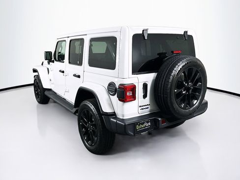 Used 2025 Jeep Wrangler Sahara image 5
