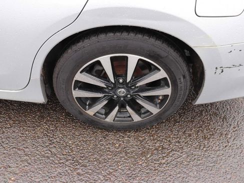 Used 2018 Nissan Altima 2.5 SV FWD image 9
