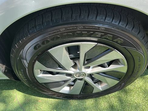 Used 2020 Nissan Altima 2.5 S FWD image 25