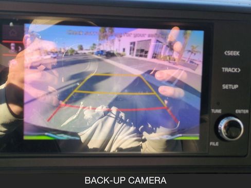 Used 2024 Kia Carnival LX image 18