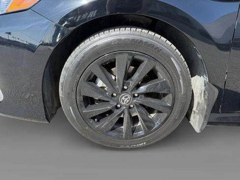 Used 2023 Toyota Camry LE w/ Convenience Package FWD image 9