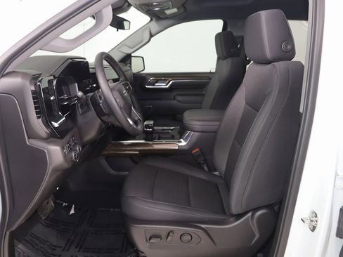 Used 2024 Chevrolet Silverado 1500 LT Trail Boss image 11