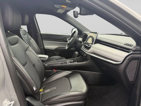 Certified 2023 Jeep Compass Latitude AWD/4WD image 17