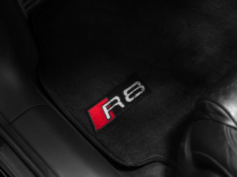 Used 2011 Audi R8 V10 image 36