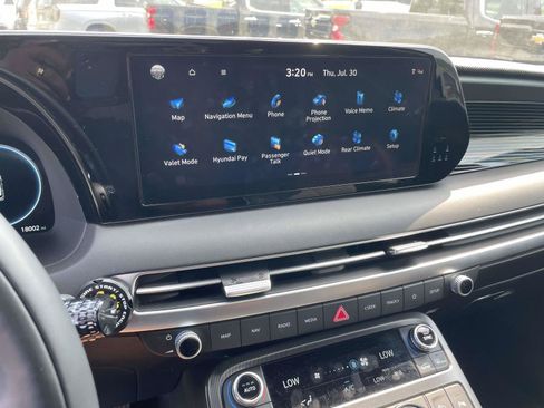 Used 2025 Hyundai Palisade Calligraphy AWD/4WD image 13