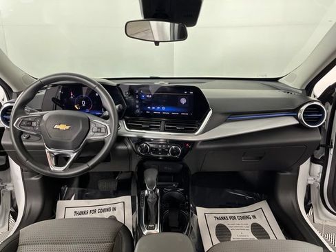 Used 2024 Chevrolet Trax LT w/ Driver Confidence Package FWD image 37
