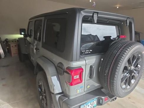 Used 2023 Jeep Wrangler Unlimited Sahara w/ Cold Weather Group image 19