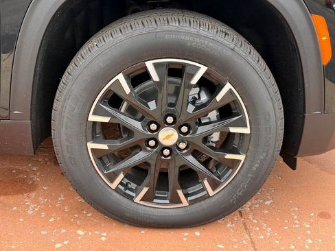 New 2026 Chevrolet Traverse LT w/ Sun and Wheel Package FWD image 7