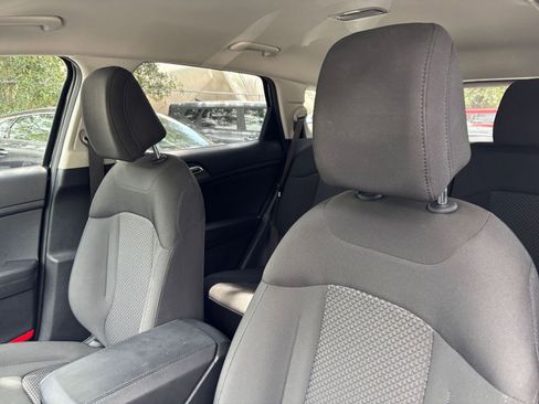 Used 2025 Kia Sportage LX FWD image 34
