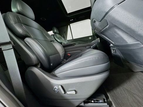 New 2025 Lincoln Navigator Reserve w/ Jet Appearance Package AWD/4WD image 30