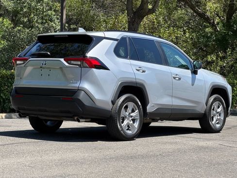 Used 2024 Toyota RAV4 LE AWD/4WD image 5