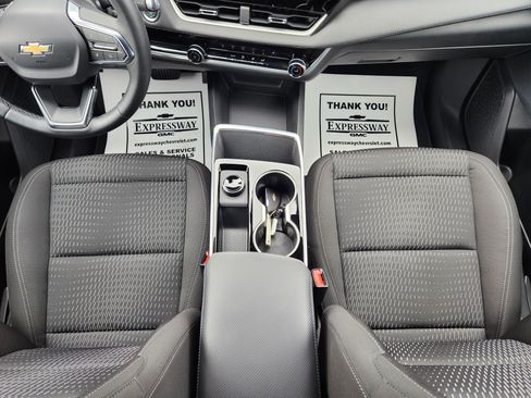 Used 2026 Chevrolet Equinox LT FWD image 17