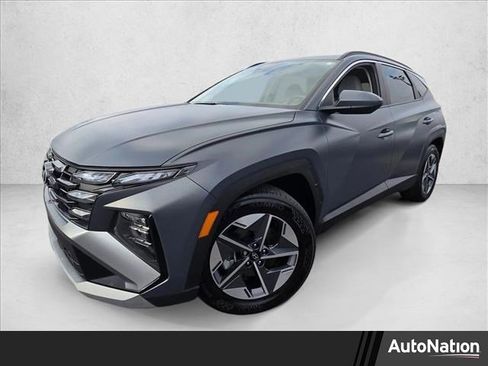 Certified 2025 Hyundai Tucson SEL image 1