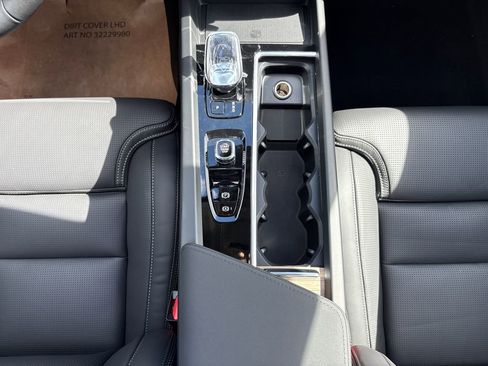 New 2026 Volvo XC60 B5 Ultra AWD/4WD image 13
