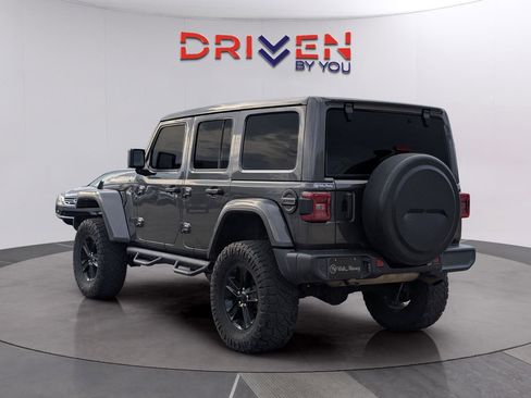 Used 2021 Jeep Wrangler Unlimited Sahara image 3