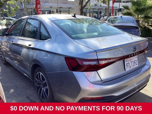 Used 2025 Volkswagen Jetta SE FWD image 5