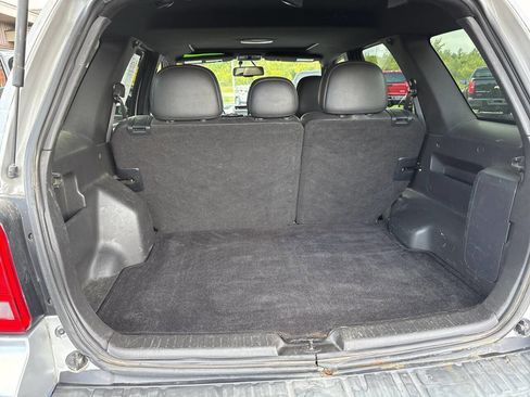Used 2011 Ford Escape XLT w/ Sport Appearance Pkg image 11