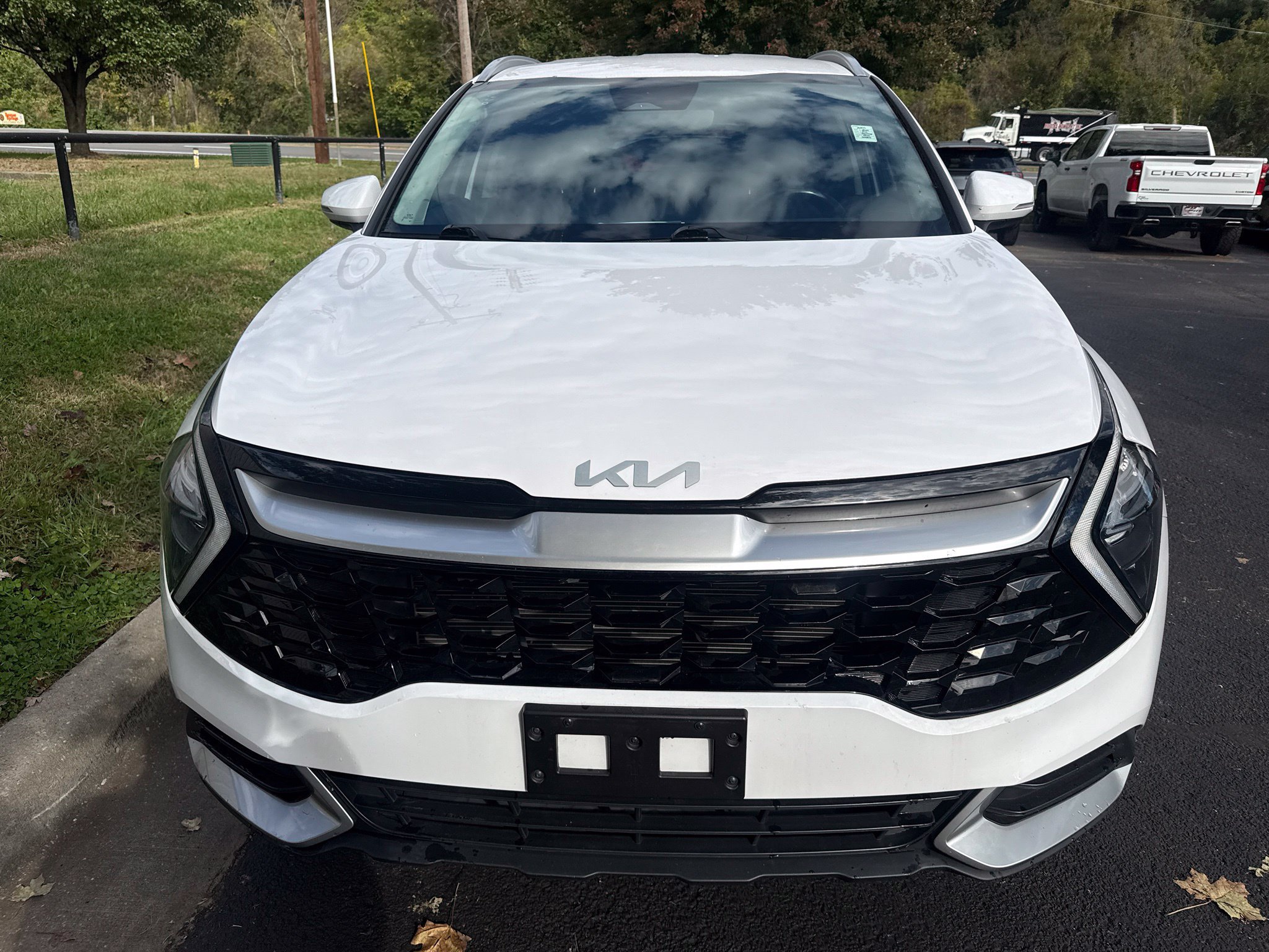 Used 2023 Kia Sportage EX AWD/4WD image 2