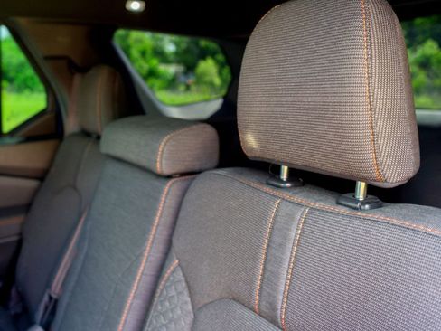 Used 2025 Honda Pilot Sport image 25