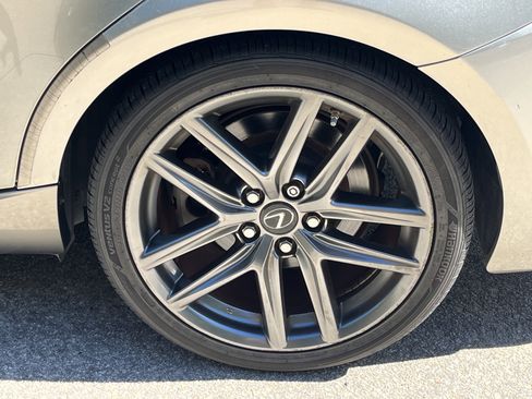 Used 2016 Lexus IS 200t image 34