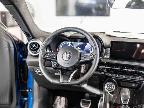 New 2025 Alfa Romeo Tonale w/ Premium Package image 38