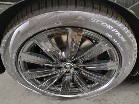 New 2025 Land Rover Range Rover SE image 11