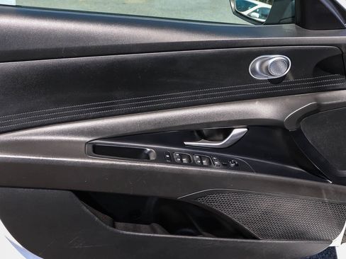 Used 2024 Hyundai Elantra SE FWD image 24