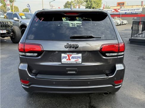 Used 2018 Jeep Grand Cherokee Altitude image 13