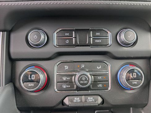 Used 2023 Chevrolet Tahoe LS AWD/4WD image 18