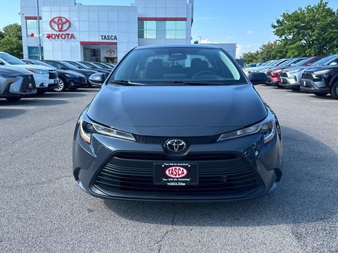 Used 2024 Toyota Corolla LE FWD image 2