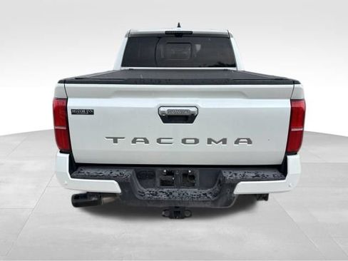 Used 2024 Toyota Tacoma Limited w/ Limited Package (LT) AWD/4WD image 4