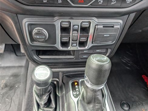 Used 2020 Jeep Wrangler Unlimited Sport S AWD/4WD image 25