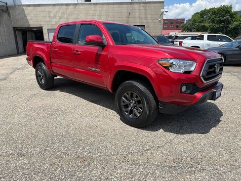Used 2023 Toyota Tacoma SR5 AWD/4WD image 8