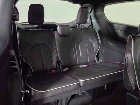 New 2026 Chrysler Pacifica Limited w/ S Appearance Package image 36