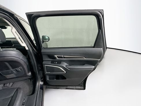 Used 2025 Kia Telluride S FWD image 32