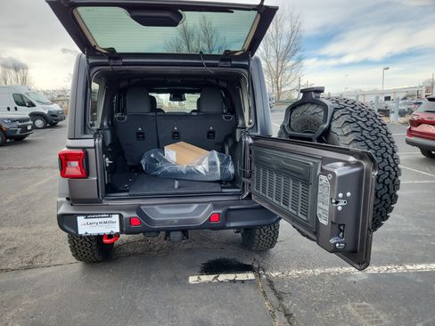 New 2026 Jeep Wrangler Unlimited Rubicon w/ Technology Group AWD/4WD image 35