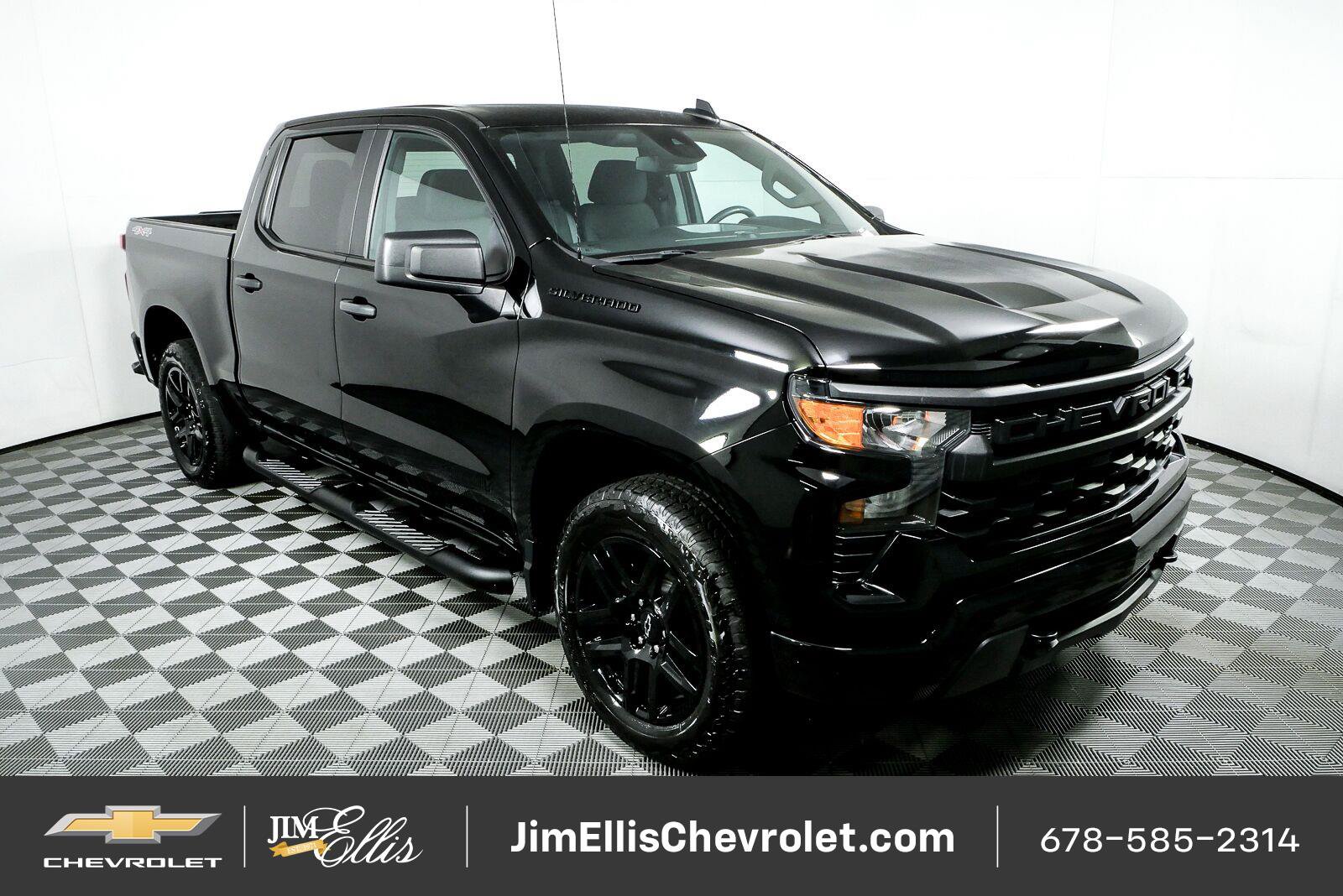 Used 2024 Chevrolet Silverado 1500 Custom w/ Turbomax Blackout Package AWD/4WD image 1