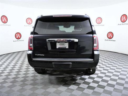 Used 2020 GMC Yukon Denali w/ Denali Ultimate Black Edition image 7