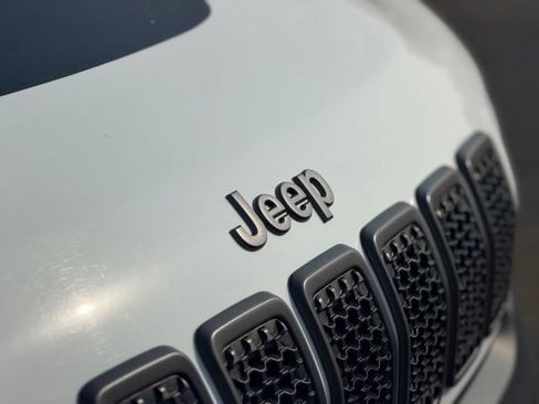 Used 2020 Jeep Cherokee Trailhawk w/ Cold Weather Group AWD/4WD image 28