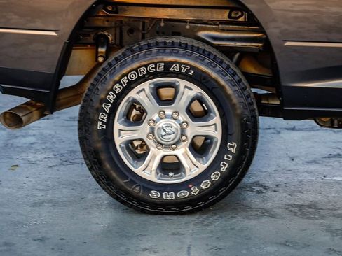 Used 2024 RAM 2500 Laramie image 12