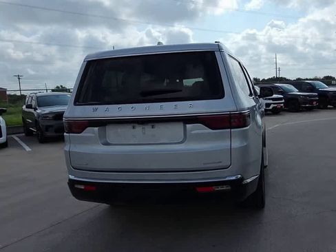 Used 2022 Jeep Wagoneer Series III w/ Flexible Seating Group AWD/4WD image 7