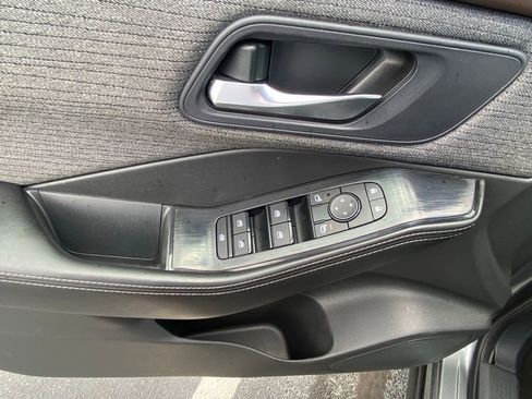 Used 2023 Nissan Rogue SV AWD/4WD image 11
