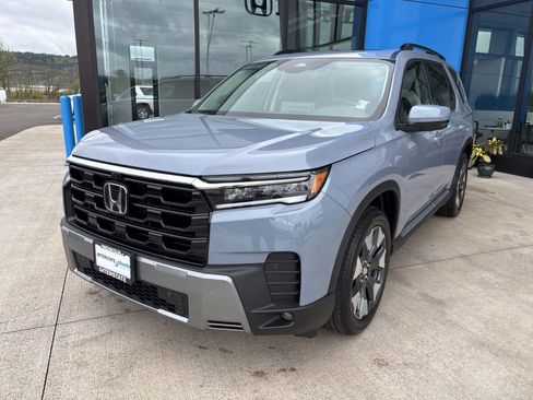 New 2026 Honda Pilot Touring image 1
