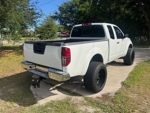 Used 2018 Nissan Frontier SV RWD image 4