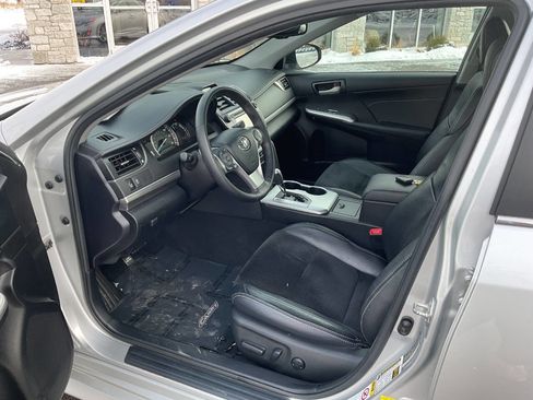 Used 2013 Toyota Camry SE w/ Leather Pkg image 14