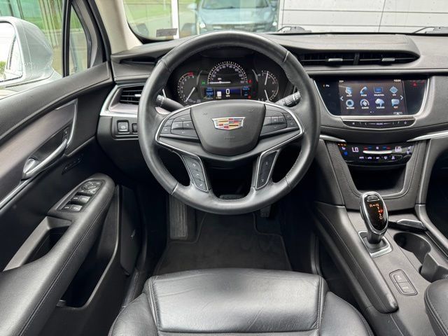 Used 2018 Cadillac XT5 Premium Luxury FWD image 11