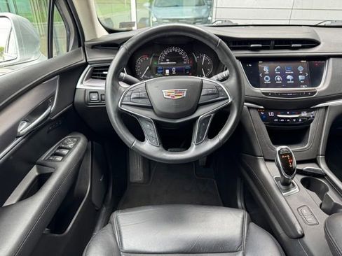 Used 2018 Cadillac XT5 Premium Luxury FWD image 11