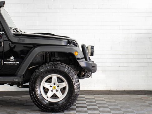 Used 2017 Jeep Wrangler Unlimited Rubicon w/ Cold Weather Group AWD/4WD image 11