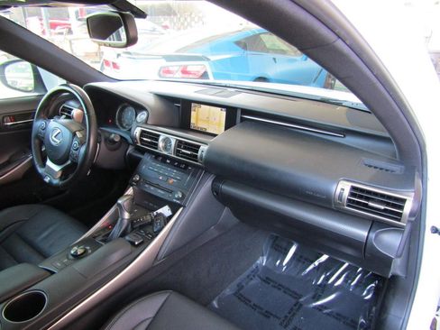 Used 2016 Lexus IS 200t image 11