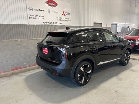 New 2025 Nissan Kicks SR image 3